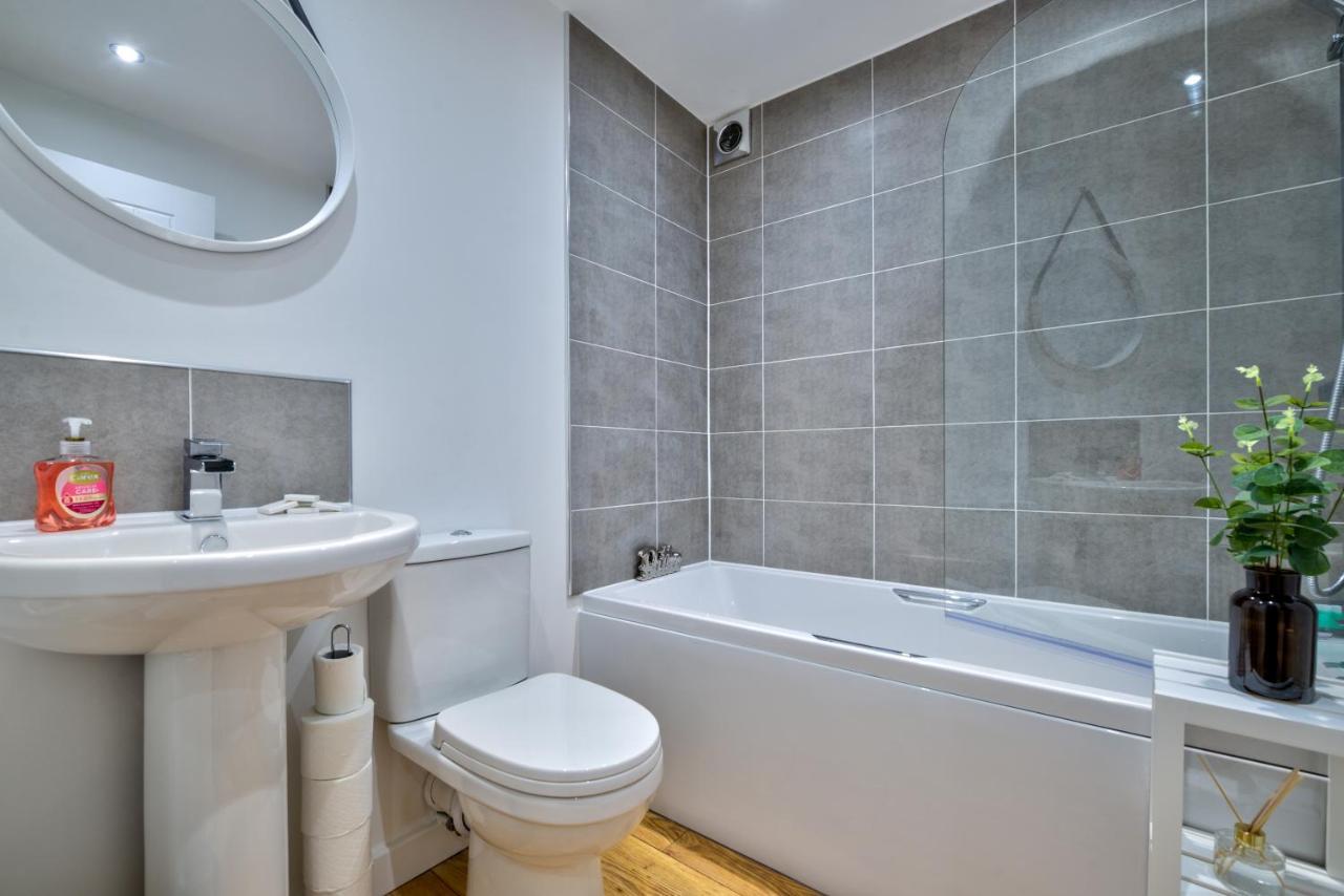 Stamford Central Stay - Stylish 2-Bed Apartment With Wifi Exteriör bild